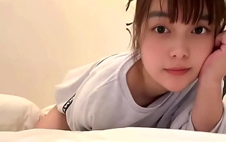 #白乳#可愛い女子◯生の性生活#1人えっち#寝巻き。3日ぶりにオナニーしたら気持ちよすぎました…。おちんちん挿れたいな。